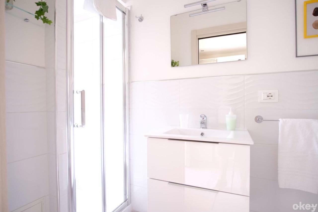 Charme & Chic Studios - Bari Centro Luaran gambar