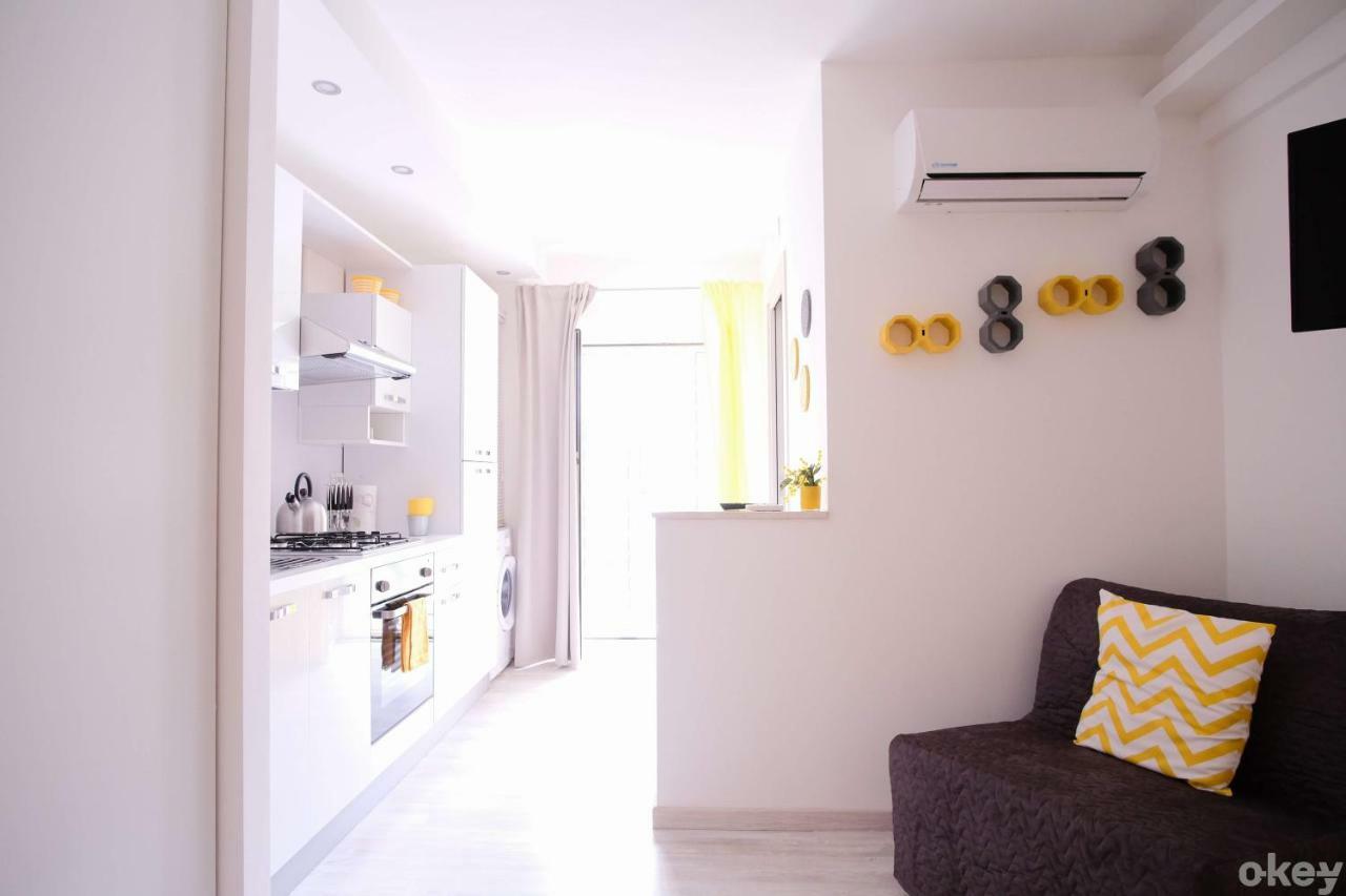 Charme & Chic Studios - Bari Centro Luaran gambar